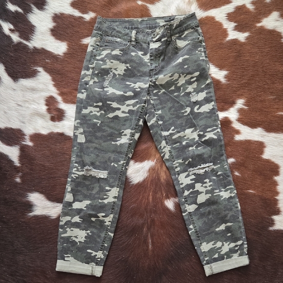 Denim - Camouflage Print Jeans Size 6